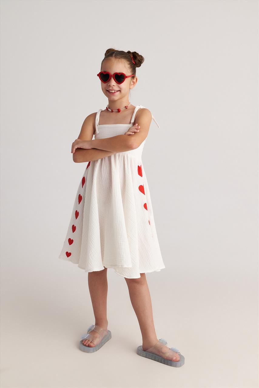 DRESS THE HEARTS CIRCLE TWO IN A CASTLE